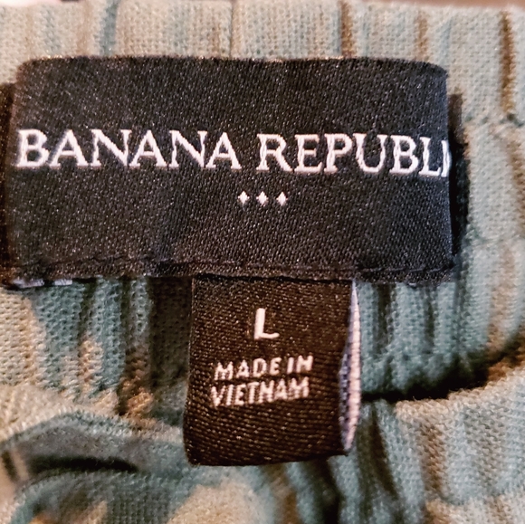 Banana Republic Cropped Pants - Picture 9 of 13